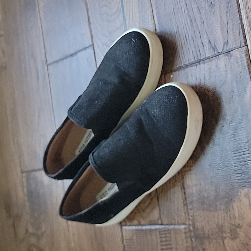 Steve Madden slip on sneakers